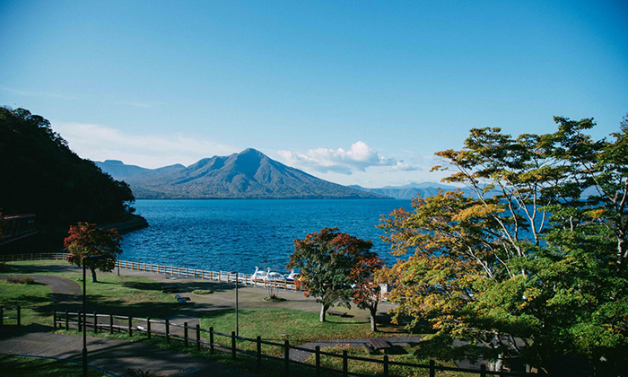 支笏湖（Lake Shikotsu）